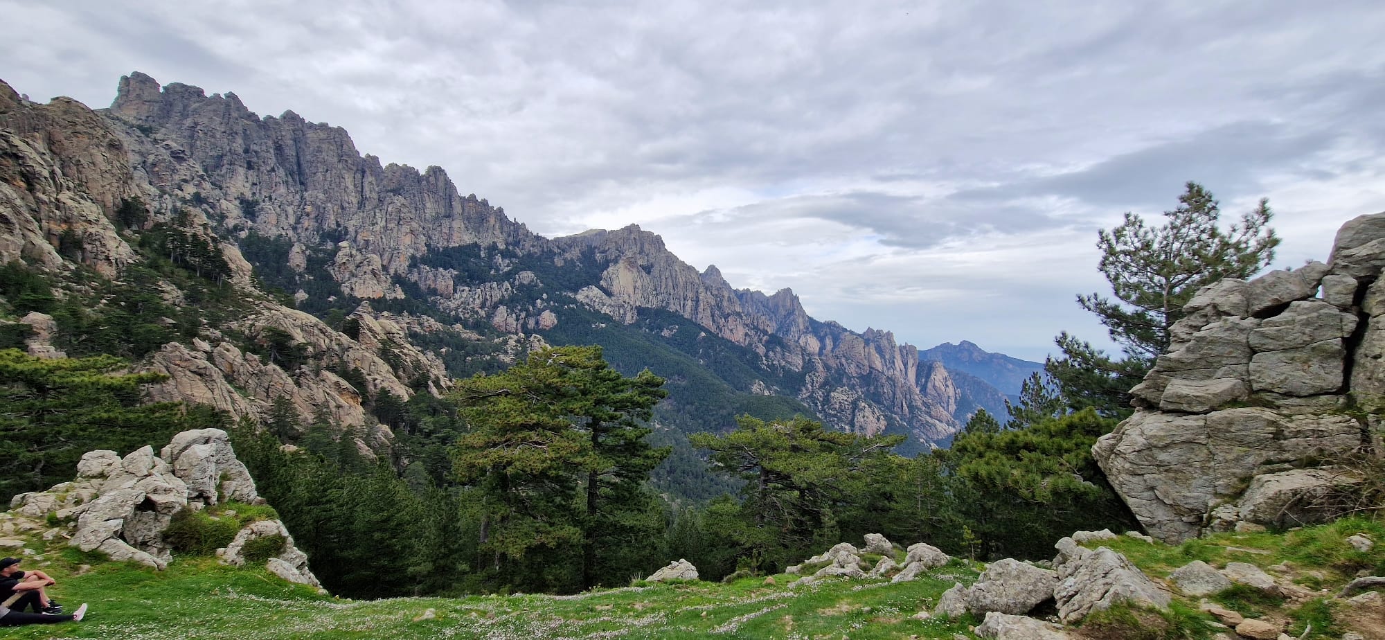 Paysage montagneux corse